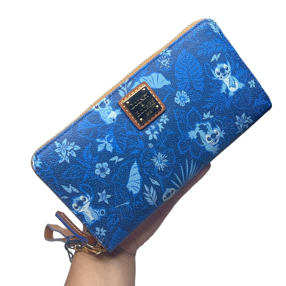 NWT Dooney & Bourke Wallet Disney Parks Stitch- lilo
